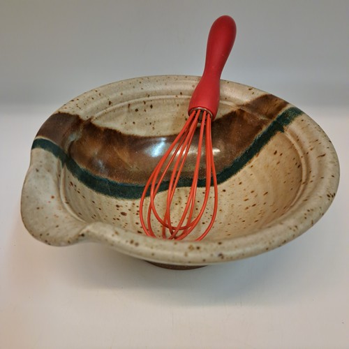 Click to view detail for #241152 Mixing Bowl with Whisk $16.50